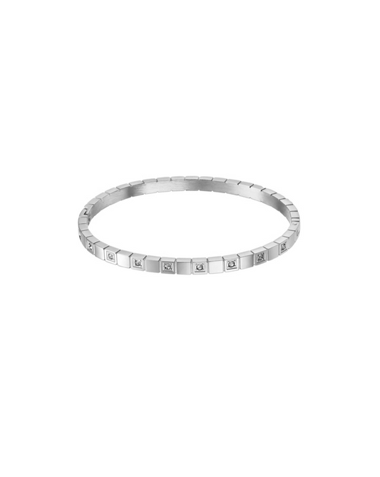 Nora Bangle