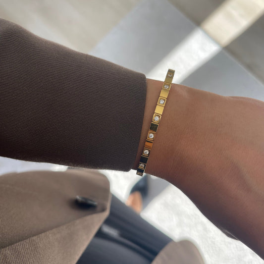 Nora Bangle